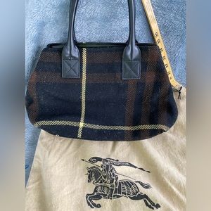 🚫SOLD❌. 
Burberry wool handbag